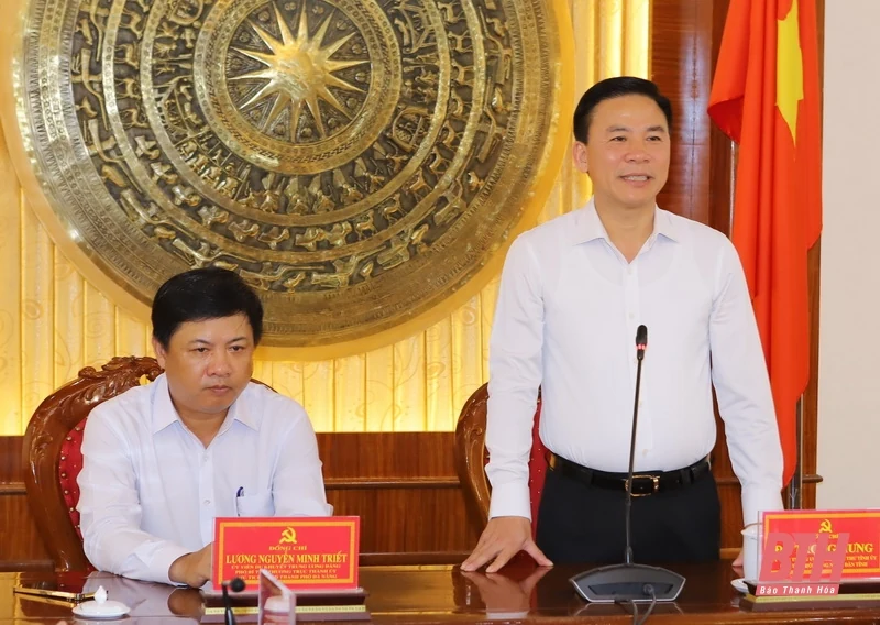 Bí thư Tỉnh ủy Đỗ Trọng Hưng tiếp và làm việc với Đoàn đại biểu TP Đà Nẵng