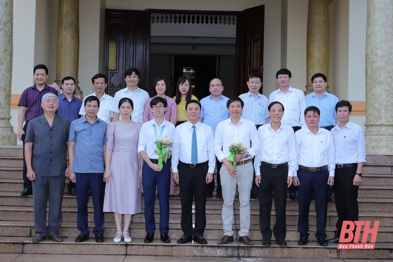 Thanh Hoá tuyên dương và trao thưởng cho học sinh, giáo viên có học sinh đoạt giải Olympic Toán quốc tế năm 2022