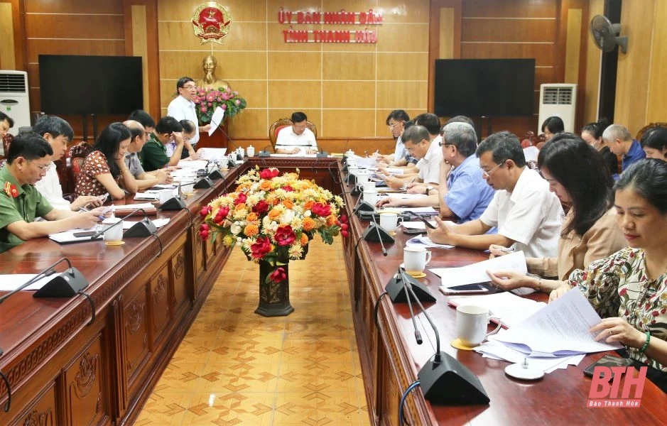 Phó Chủ tịch Thường trực UBND tỉnh Nguyễn Văn Thi nghe dự thảo Kế hoạch tổ chức các hoạt động kỷ niệm 60 năm thiết lập quan hệ ngoại giao Việt Nam-Lào