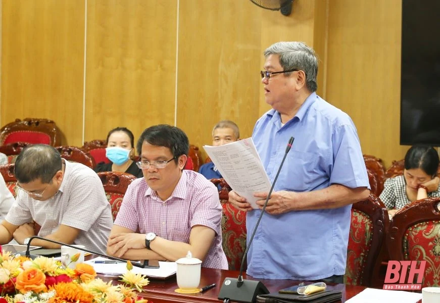 Phó Chủ tịch Thường trực UBND tỉnh Nguyễn Văn Thi nghe dự thảo Kế hoạch tổ chức các hoạt động kỷ niệm 60 năm thiết lập quan hệ ngoại giao Việt Nam-Lào