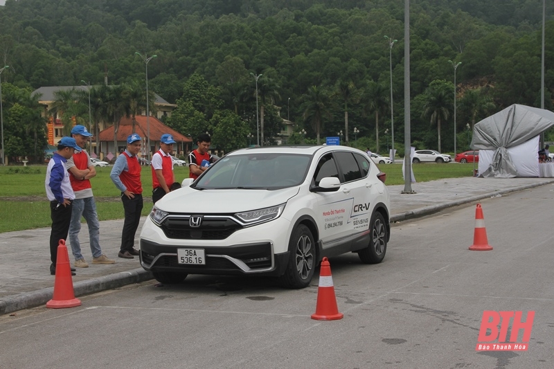 Nâng cao kiến thức và kỹ năng lái xe an toàn khi tham gia giao thông