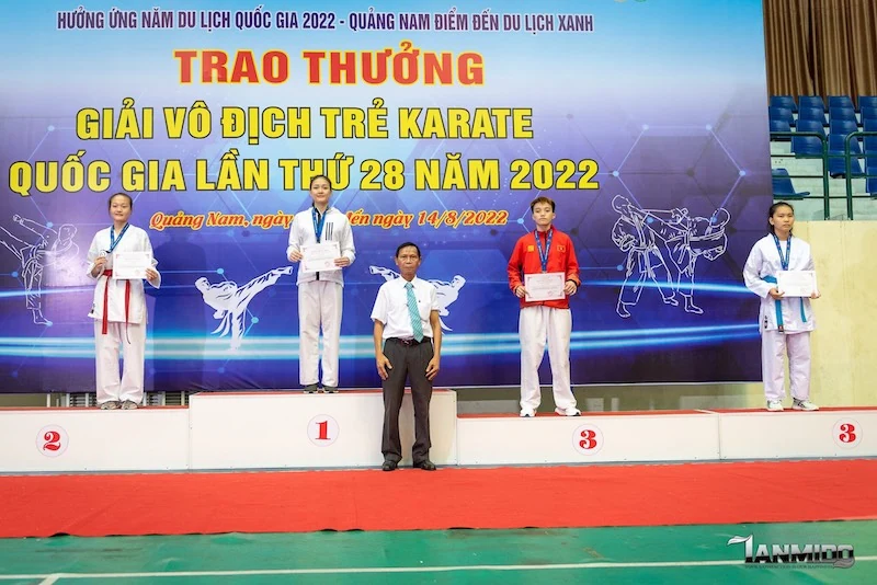 Karate Thanh Hóa ra quân ấn tượng tại giải Vô địch trẻ quốc gia 2022