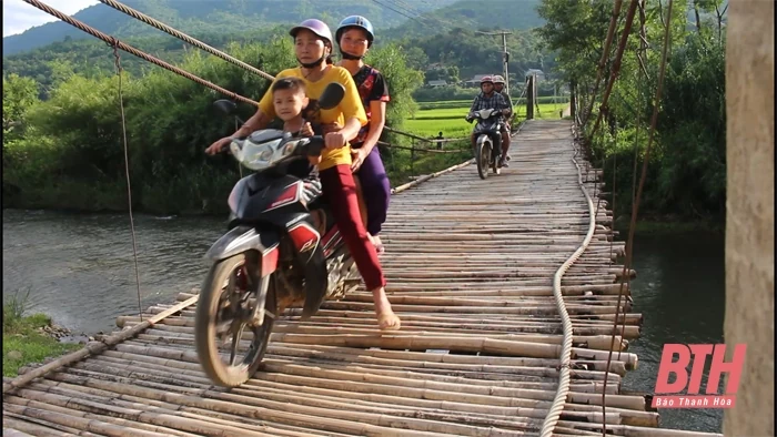 Nỗi lo cầu treo xuống cấp mùa mưa lũ