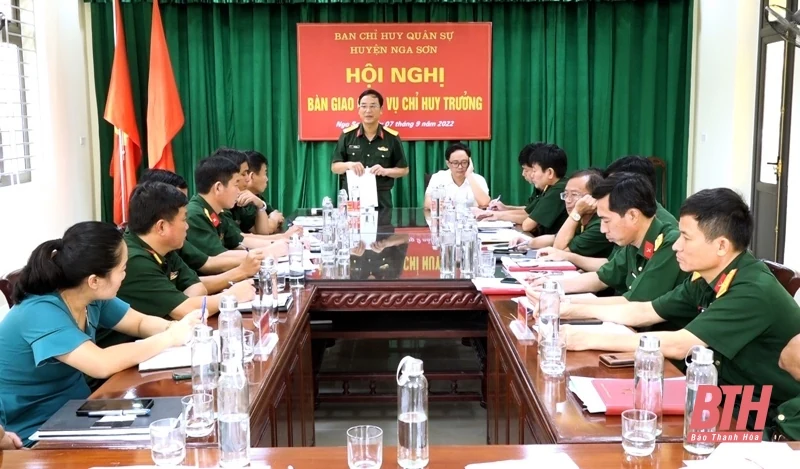 Bàn giao chức vụ Chỉ huy trưởng Ban Chỉ huy Quân sự huyện Nga Sơn
