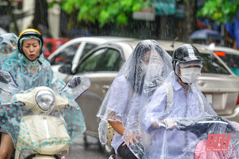 TP Thanh Hóa: Mưa gây ngập úng, giao thông ùn tắc giờ cao điểm