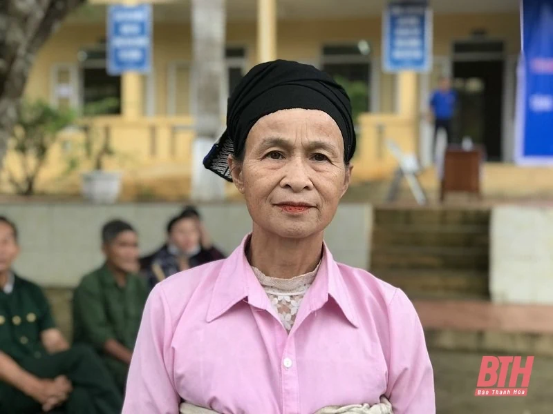 Khám bệnh, cấp thuốc miễn phí cho người dân xã Yên Khương