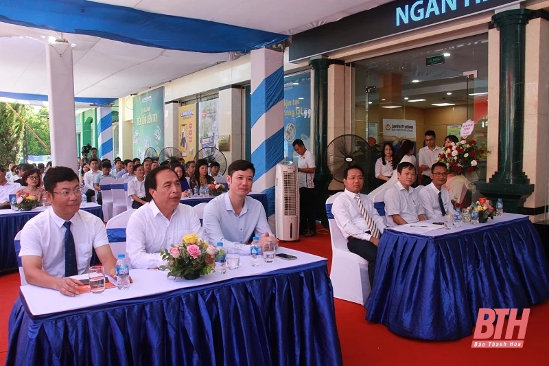 Khai trương Ngân hàng Bưu điện Liên Việt Chi nhánh Cẩm Thủy