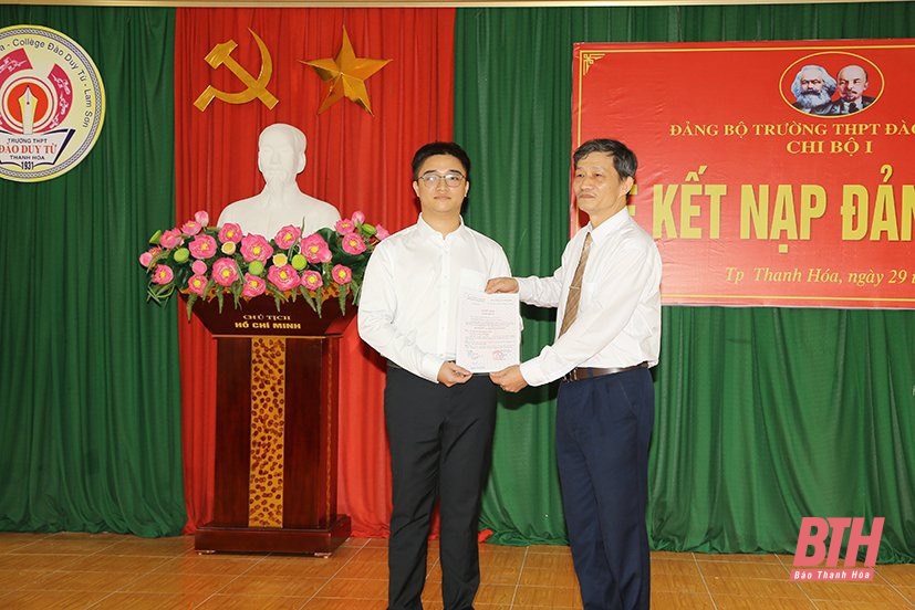 Tự hào đảng viên tuổi 18