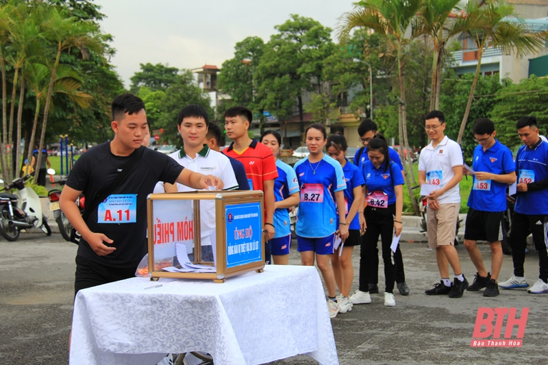 Sôi nổi Giải chạy việt dã “Sức mạnh đoàn viên khối doanh nghiệp”