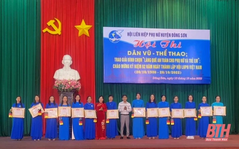 Hội thi Dân vũ thể thao và trao giải cuộc thi “Làng quê, khu phố an toàn cho phụ nữ và trẻ em”