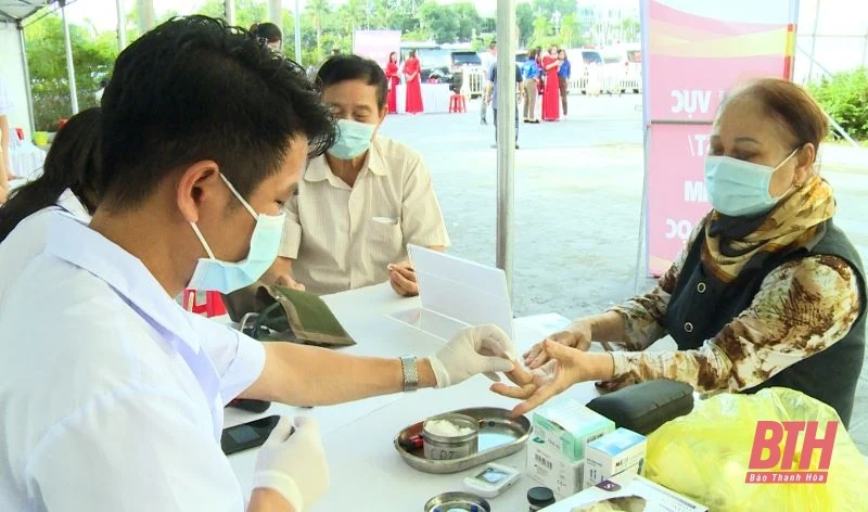 Mít tinh hưởng ứng Ngày Thế giới phòng, chống bệnh đái tháo đường và Ngày toàn dân mua và sử dụng muối i-ốt