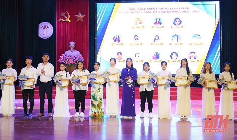 Trường ĐH Văn hóa, Thể thao và Du lịch Thanh Hóa tổ chức Gala chào tân sinh viên năm học 2022-2023 