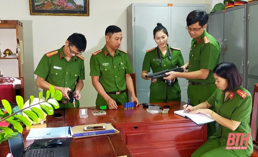 Tặng Bằng khen cho 4 tập thể và cá nhân trong công tác đấu tranh, phòng chống tội phạm