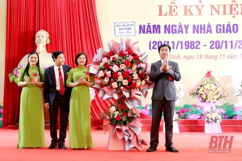 Yên Định: Vinh danh 40 thầy, cô giáo có đóng góp tiêu biểu