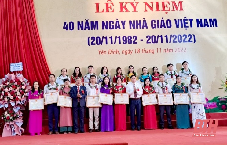 Yên Định: Vinh danh 40 thầy, cô giáo có đóng góp tiêu biểu