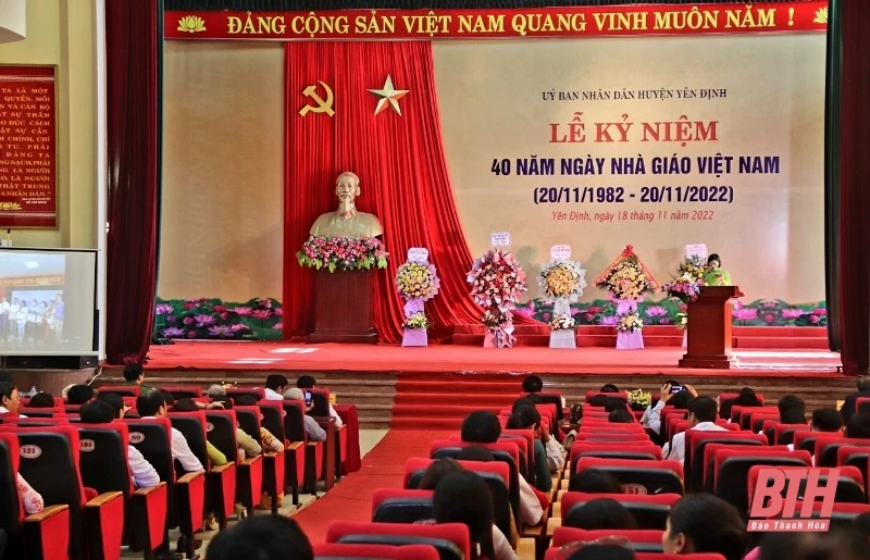 Yên Định: Vinh danh 40 thầy, cô giáo có đóng góp tiêu biểu