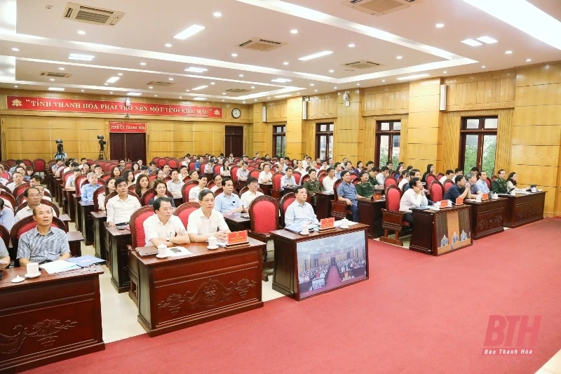 Quán triệt, triển khai thực hiện Nghị quyết của Bộ Chính trị về phát triển kinh tế - xã hội và bảo đảm quốc phòng - an ninh vùng Bắc Trung Bộ và duyên hải Trung Bộ