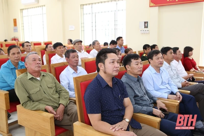 Phó Bí thư Tỉnh ủy Trịnh Tuấn Sinh cùng Tổ đại biểu HĐND tỉnh tiếp xúc cử tri TP Sầm Sơn