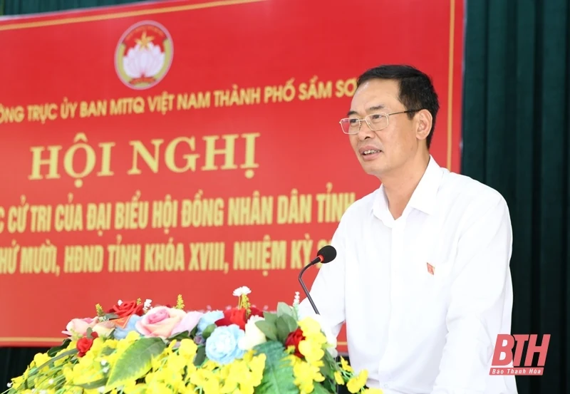 Phó Bí thư Tỉnh ủy Trịnh Tuấn Sinh cùng Tổ đại biểu HĐND tỉnh tiếp xúc cử tri TP Sầm Sơn