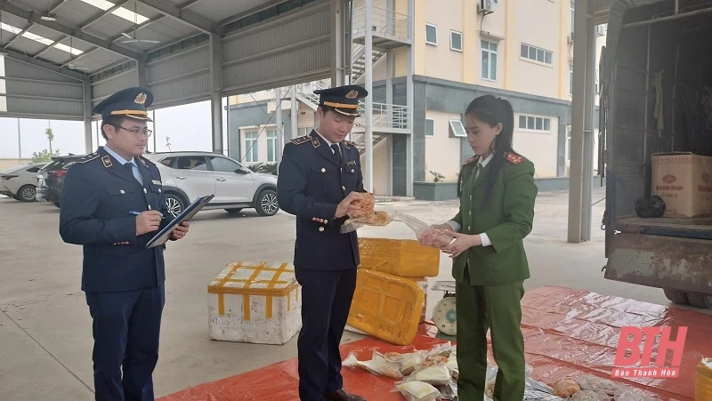 Bắt giữ gần 500 kg thực phẩm không có nguồn gốc xuất xứ