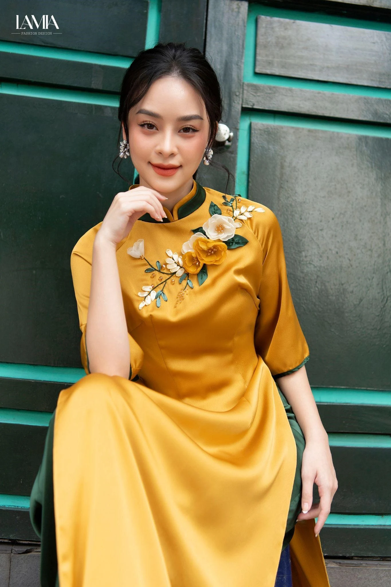 Những mẫu áo dài truyền thống đẹp có tại LAMIA