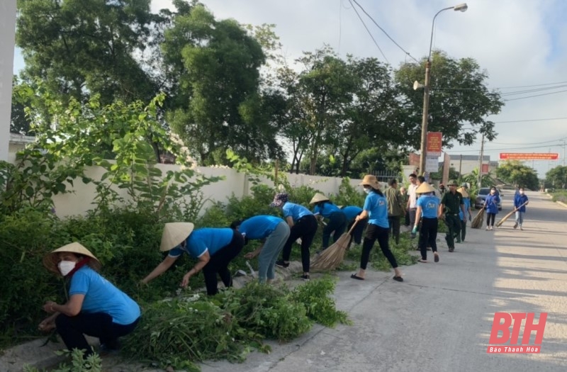 Hội LHPN TP Thanh Hóa chỉ đạo ra quân tổng dọn vệ sinh môi trường cuối tuần