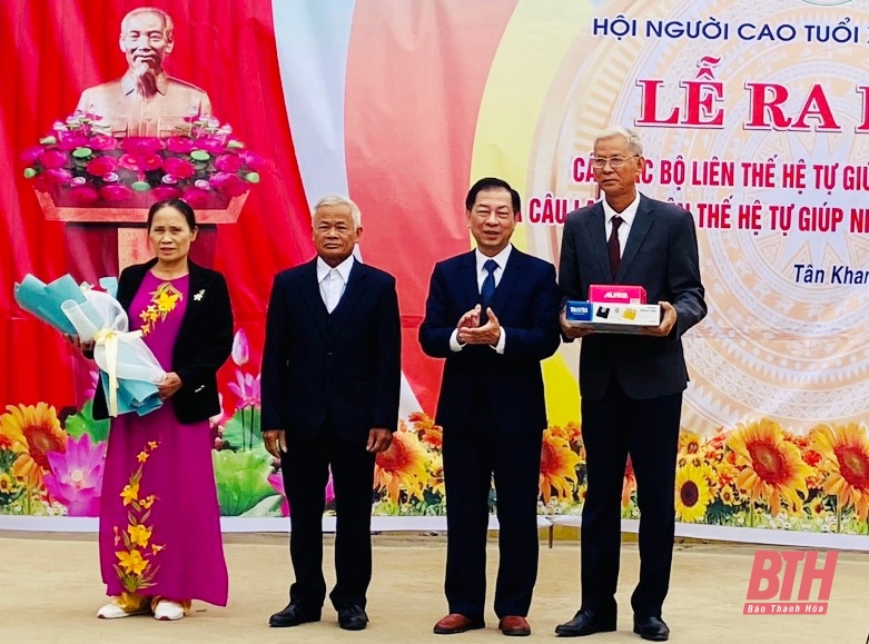 Ra mắt Câu lạc bộ liên thế hệ tự giúp nhau thôn Tân Cầu
