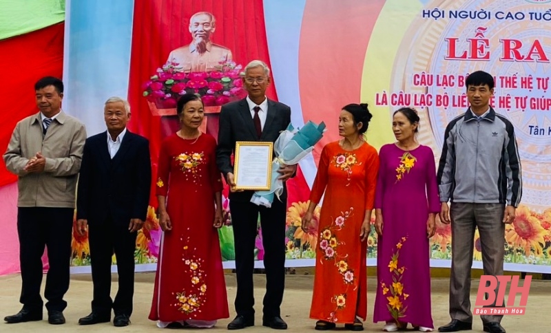 Ra mắt Câu lạc bộ liên thế hệ tự giúp nhau thôn Tân Cầu