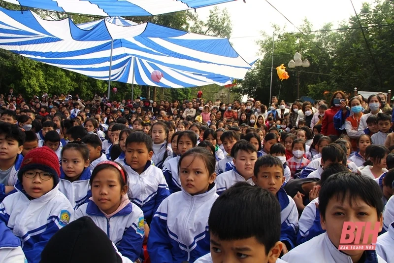 Chương trình thiện nguyện “Xe phở yêu thương cho trẻ em nghèo” ở huyện Thọ Xuân