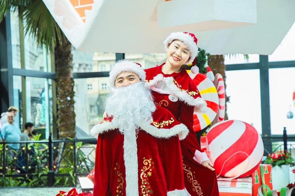 Mùa đông đầy màu sắc trên đỉnh Bà Nà “hút hồn” du khách