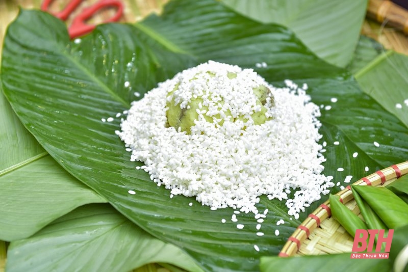 Giáo dục truyền thống cho học sinh qua việc gói bánh chưng ngày Tết