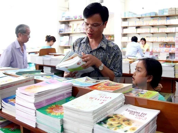 Nhiều sai phạm trong việc biên soạn, in ấn và tăng giá sách giáo khoa
