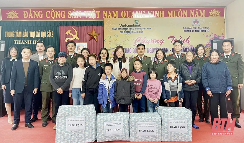 Thăm, tặng quà các đối tượng có hoàn cảnh khó khăn tại Trung tâm bảo trợ số 2 và Làng trẻ em SOS