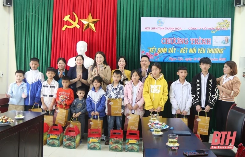 Chương trình “ Tết sum vầy - kết nối yêu thương” tại huyện Ngọc Lặc 