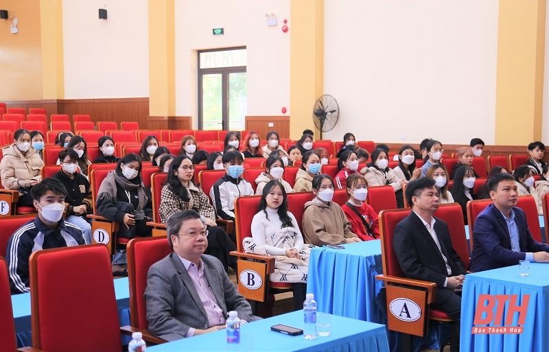 Trường Đại học Hồng Đức tổ chức Chương trình “Chuyến xe yêu thương – Tết sum vầy” năm 2023