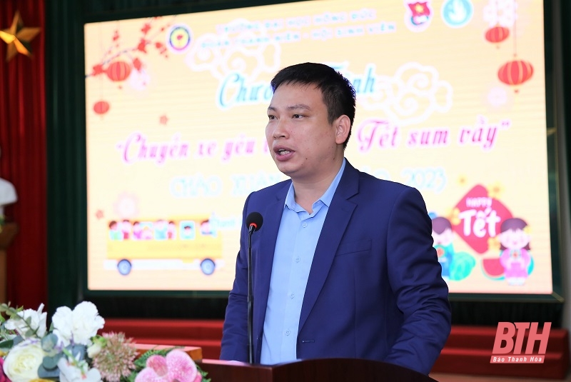 Trường Đại học Hồng Đức tổ chức Chương trình “Chuyến xe yêu thương – Tết sum vầy” năm 2023