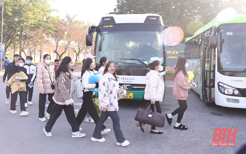 Trường Đại học Hồng Đức tổ chức Chương trình “Chuyến xe yêu thương – Tết sum vầy” năm 2023
