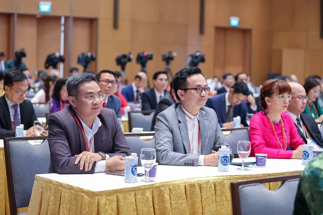 Thủ tướng: Đưa Việt Nam đến gần hơn với thế giới và mang thế giới đến gần hơn với Việt Nam