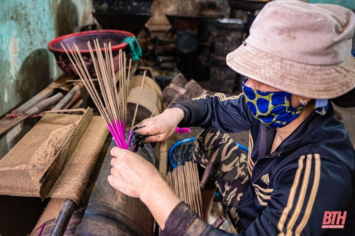 Nghề làm hương - một nét đẹp văn hóa truyền thống dịp Tết đến xuân về