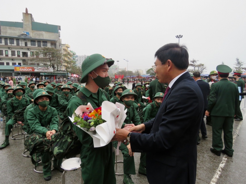 Sôi nổi Lễ giao nhận quân năm 2023 tại các địa phương trong tỉnh