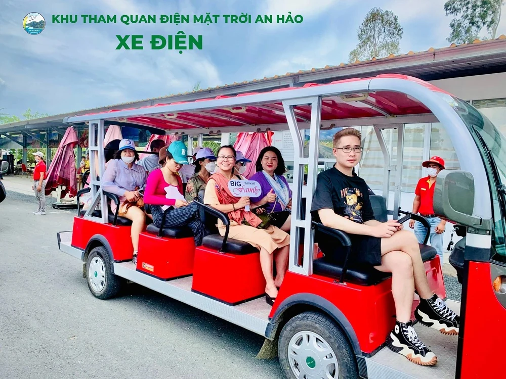 Cùng săn “deal sốc” tại Khu tham quan điện mặt trời An Hảo