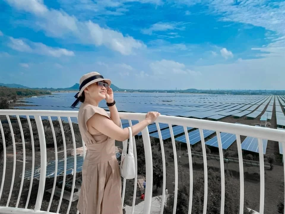 Cùng săn “deal sốc” tại Khu tham quan điện mặt trời An Hảo