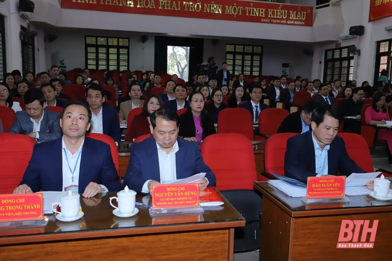 Bí thư Tỉnh ủy Đỗ Trọng Hưng làm việc với Trường Chính trị Thanh Hóa