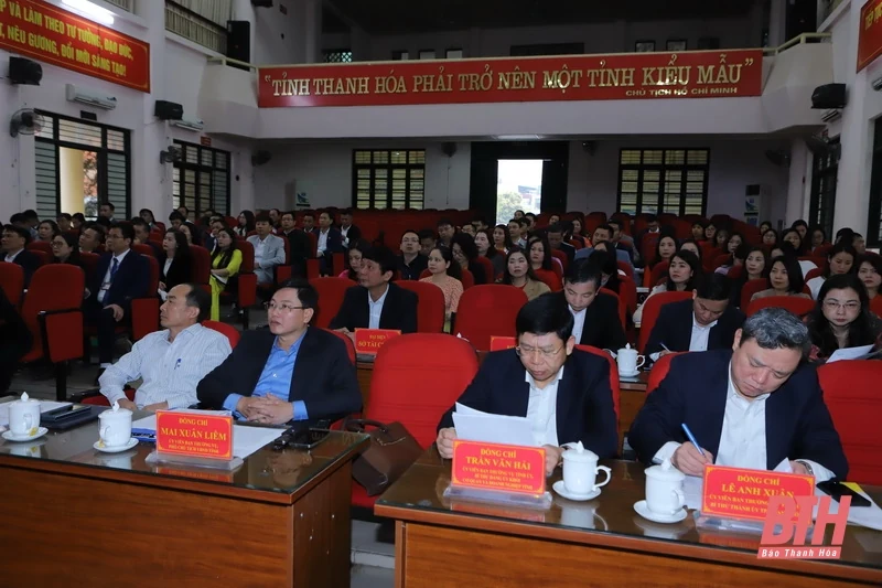 Bí thư Tỉnh ủy Đỗ Trọng Hưng làm việc với Trường Chính trị Thanh Hóa