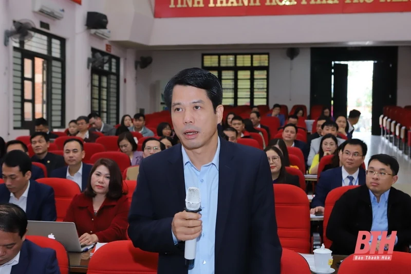 Bí thư Tỉnh ủy Đỗ Trọng Hưng làm việc với Trường Chính trị Thanh Hóa