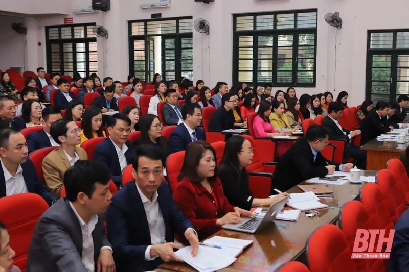 Bí thư Tỉnh ủy Đỗ Trọng Hưng làm việc với Trường Chính trị Thanh Hóa