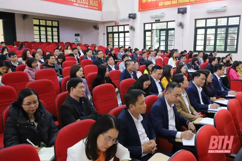 Bí thư Tỉnh ủy Đỗ Trọng Hưng làm việc với Trường Chính trị Thanh Hóa