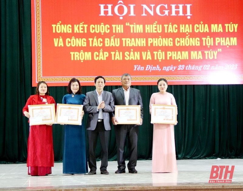 Yên Định: Trao giải cuộc thi “Tìm hiểu tác hại của ma túy và công tác đấu tranh phòng, chống tội phạm trộm cắp tài sản và tội phạm ma túy”