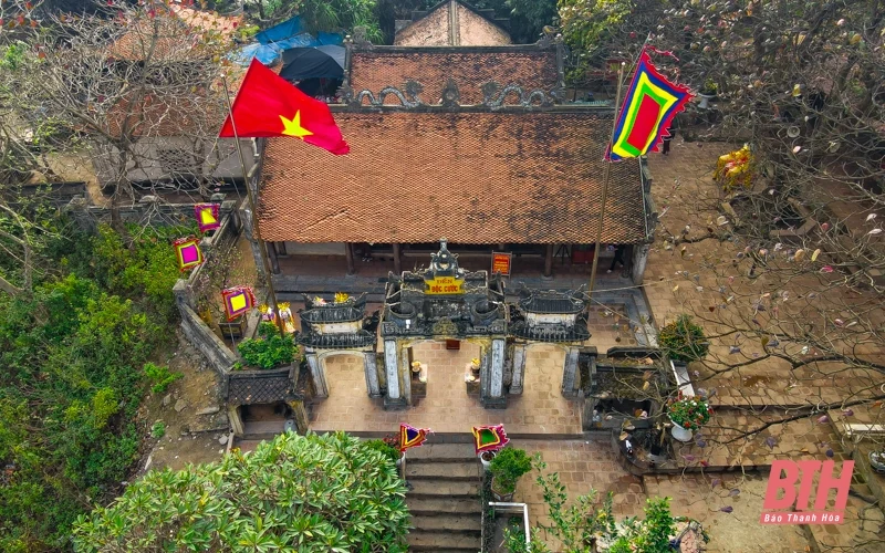 Chuyện về pho tượng một tay, một chân trong ngồi đền cổ trên núi Trường Lệ