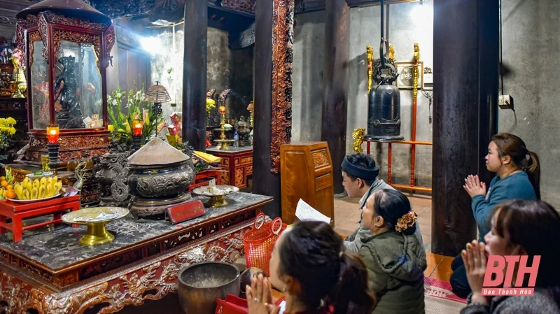 Chuyện về pho tượng một tay, một chân trong ngồi đền cổ trên núi Trường Lệ